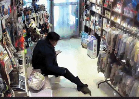 狠狠踩在线视频,揭秘网络暴力背后的黑暗面